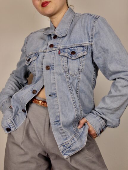 Levi's light denim jacket size S