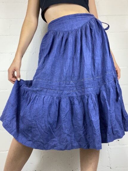 romantic vintage skirt in blue
