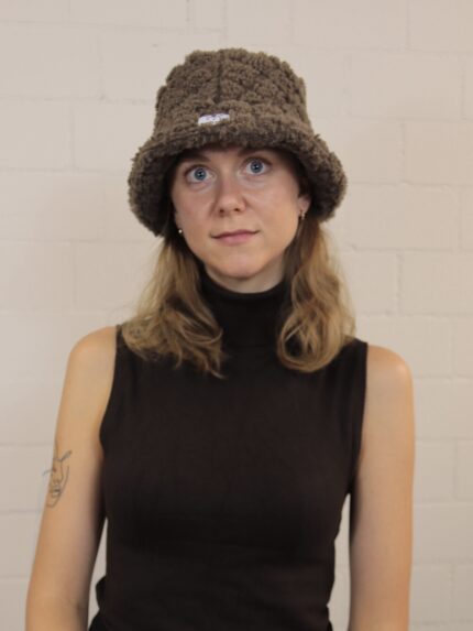 Handgenähter Kuschelhut – weicher, bequemer Hut mit liebevollen Details