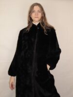 Schwarze Vintage Fake Felljacke | M – Bild 4