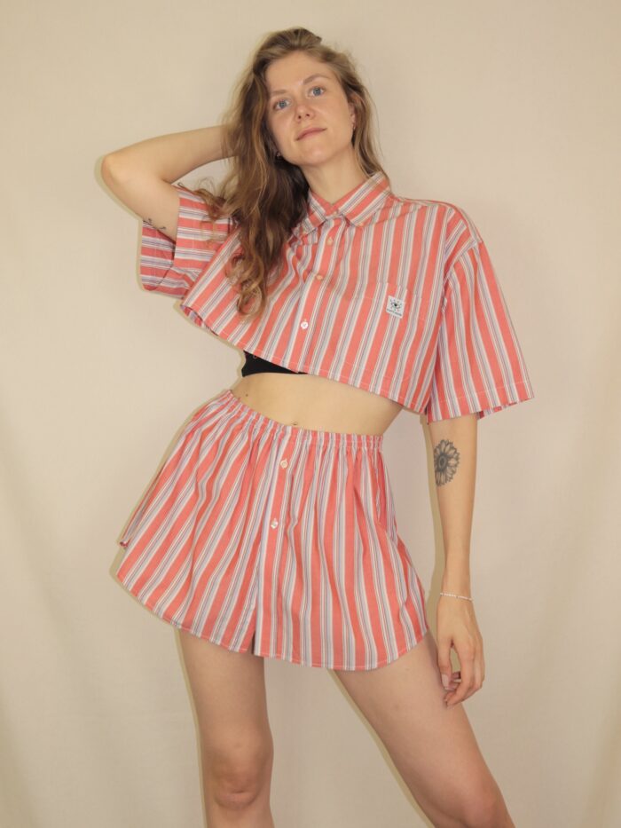 Handgemachtes Upcycling-Set für Damen – Rock und Oberteil aus Männerhemd, nachhaltig & sommerlich.