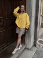 Gelber Vintage Lacoste Pullover mit Krokodil-Logo – nachhaltige Second-Hand Mode