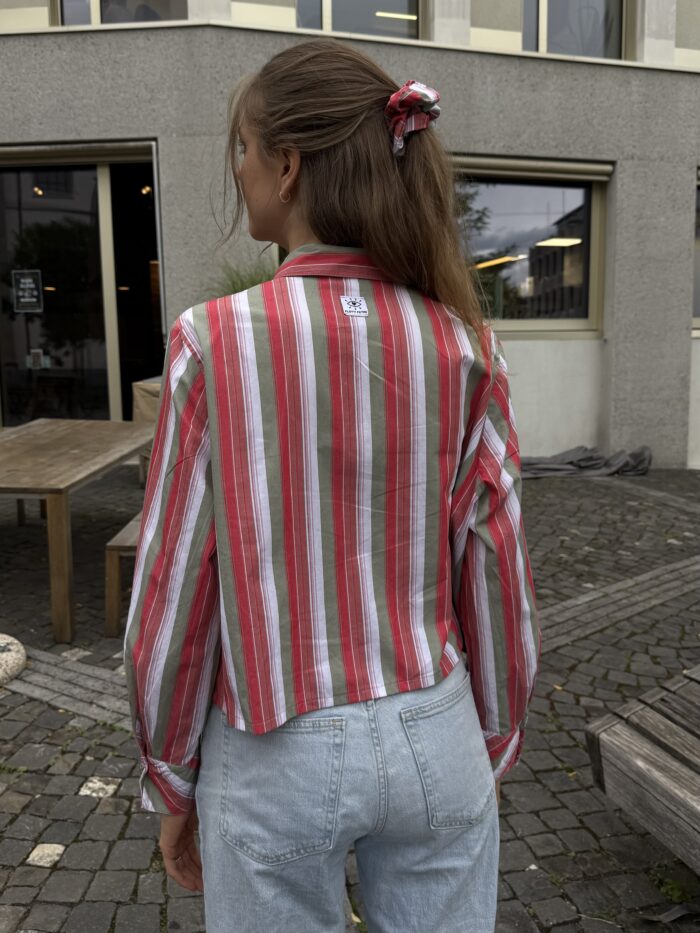 Upcycelt Vintage Bluse mit Scrunchie | M – Bild 5