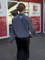 Upcycelt Trussardi Bluse mit Scrunchie | M – Bild 8