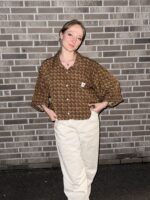 Upcycling Hemd aaus einem Vintage Männerhemd – gekürzt im modernen Cropped Look