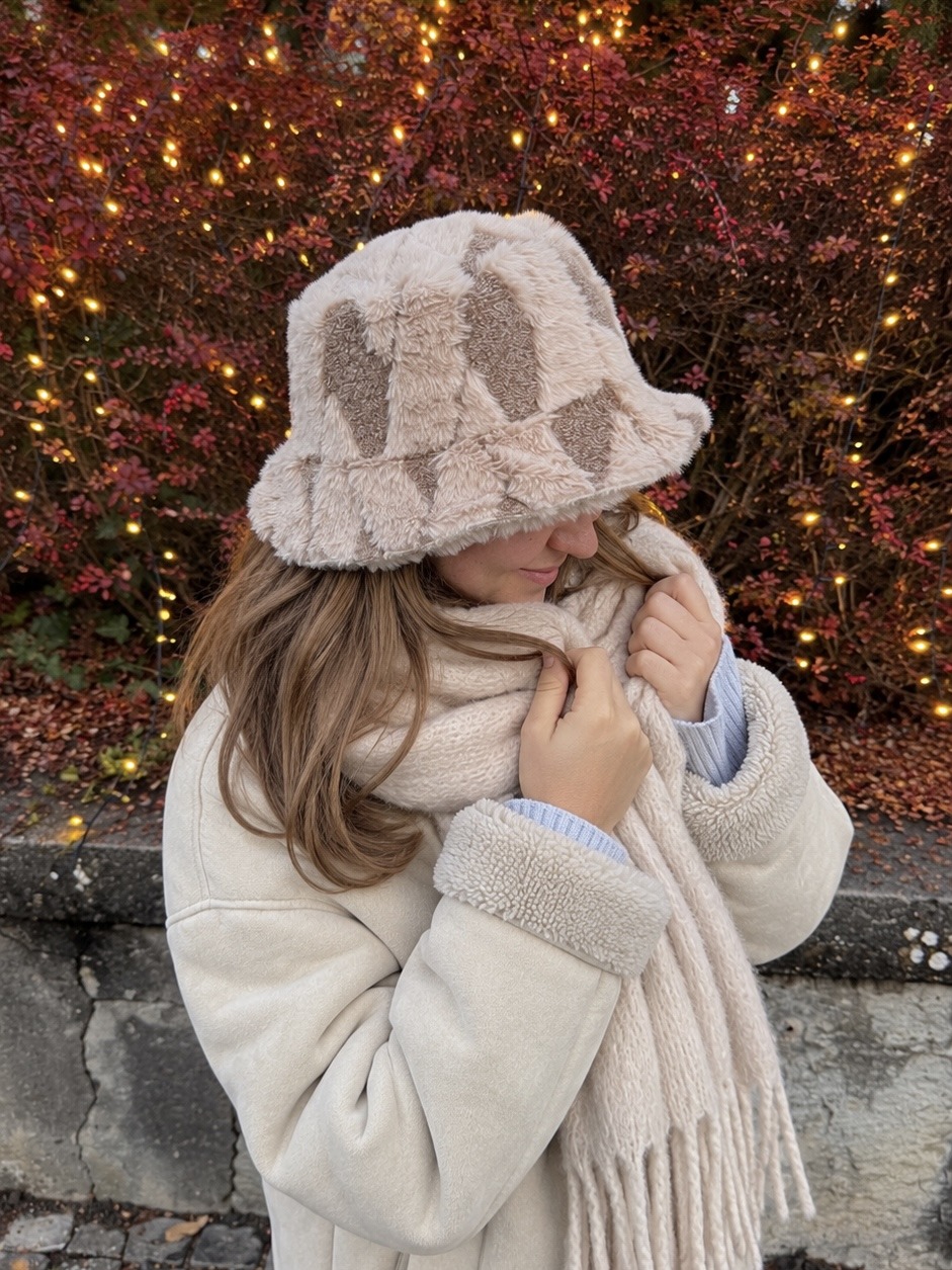 1F32571B-4401-4677-945B-F557DB312A15 Handmade Kuschelhut - hellbeige – Bild 1
