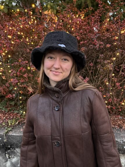 Handgenähter Kuschelhut – weicher, bequemer Hut mit liebevollen Details