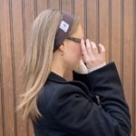 Handgenähtes Stirnband aus hochwertigem Stoff mit bequemem Sitz und zeitlosem Design