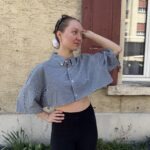 Upcyceltes, gekürztes Hemd mit passendem Scrunchie aus gleichem Stoff, nachhaltige Mode