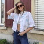 Upcyceltes, gekürztes Hemd mit passendem Scrunchie aus gleichem Stoff, nachhaltige Mode