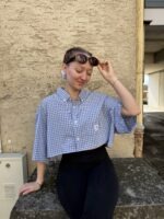 Upcyceltes, gekürztes Hemd mit passendem Scrunchie aus gleichem Stoff, nachhaltige Mode