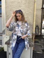 Vintage Hemd mit auffälligem, buntem Muster im extravaganten Retro-Stil