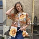 Vintage Hemd mit auffälligem, buntem Muster im extravaganten Retro-Stil