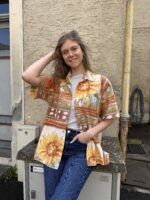 Vintage Hemd mit auffälligem, buntem Muster im extravaganten Retro-Stil