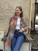 Vintage Hemd mit auffälligem, buntem Muster im extravaganten Retro-Stil