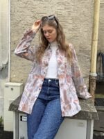 Vintage Hemd mit auffälligem, buntem Muster im extravaganten Retro-Stil