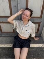 Upcycled Hemd mit Scrunchie – einzigartiges Einzelstück