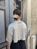 Upcycelt Vintage Bluse mit Scrunchie | XS-S – Bild 2